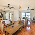 Gorgeous Penthouse Villa With Deck And Ocean Views!